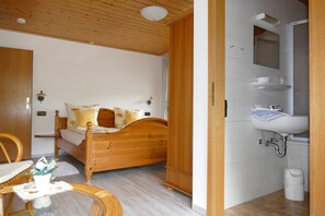 2 bedrooms, WiFi, bed sheets - Schwarzwald Ferienwohnung im Ruhigem Tal (Sankt Märgen)