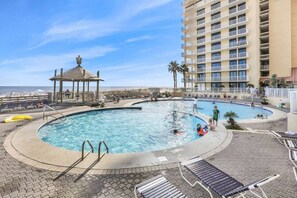 Piscine intérieure, piscine chauffée