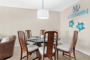 Unclassified image, 4 of 33, button