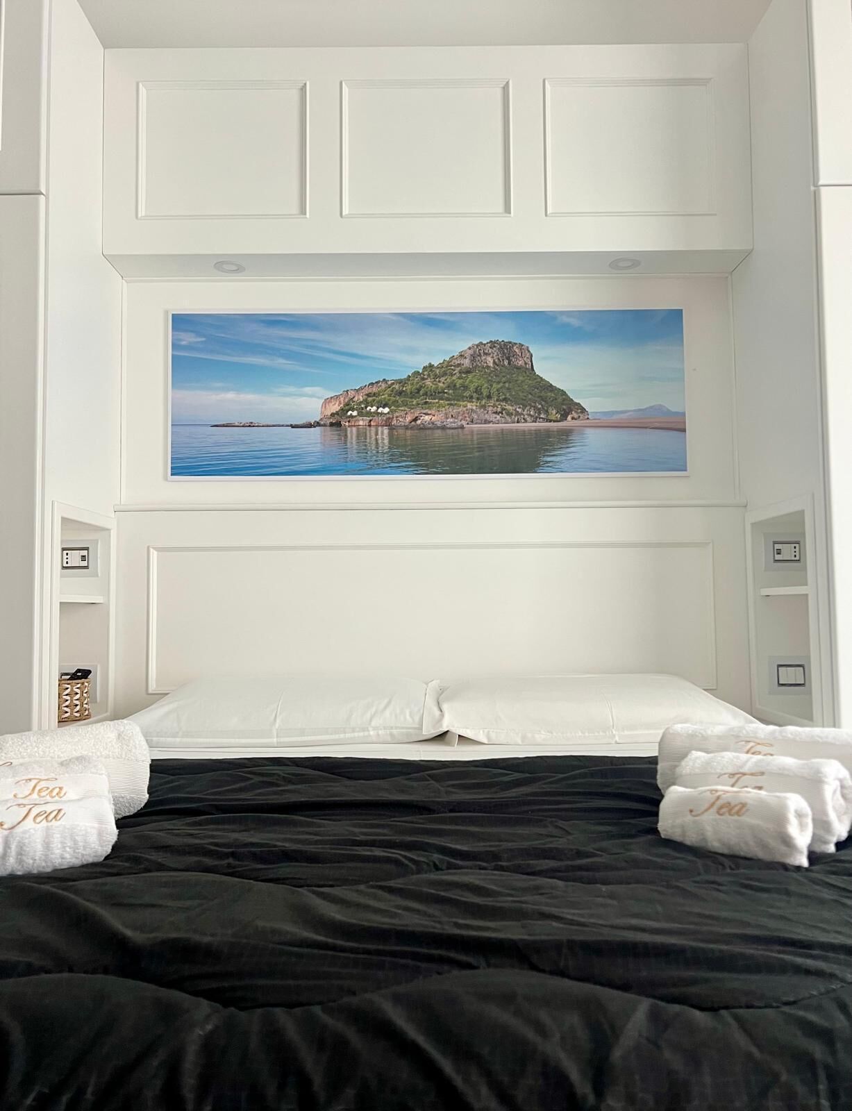 Panoramic Quadruple Room | Water view