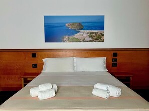 Minibar, desk, free WiFi, bed sheets