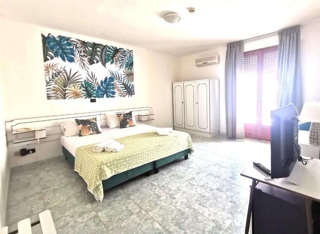 Superior Double Room | Minibar, free WiFi, bed sheets, wheelchair access