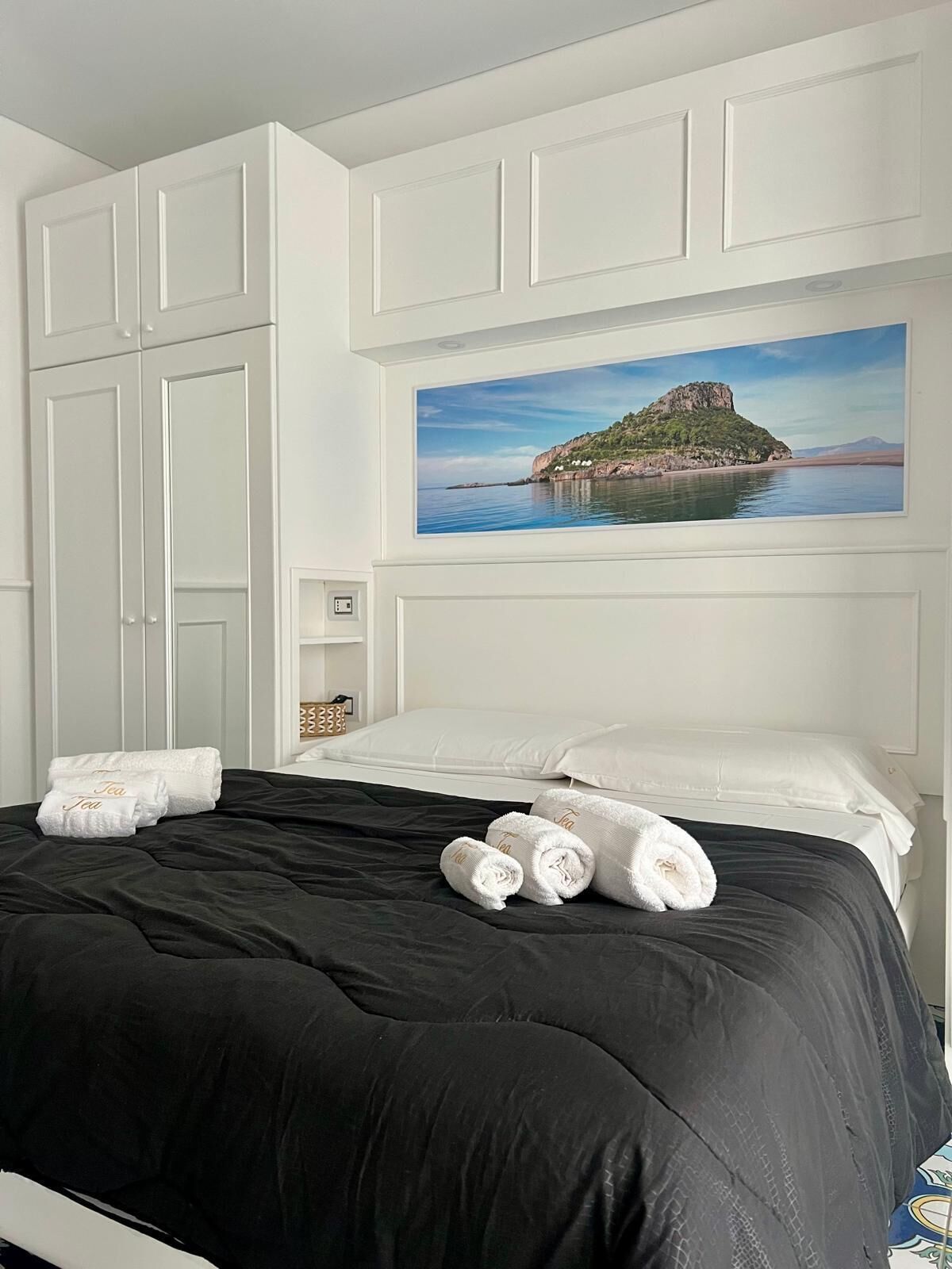 Superior Triple Room | Minibar, desk, free WiFi, bed sheets