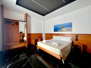 Deluxe Double Room | Minibar, desk, free WiFi, bed sheets - Hotel Tea Praia  (Praia a Mare)