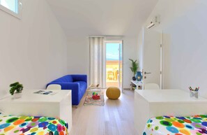 TV - Holiday apartment with balcony and air conditioning (Malinska)