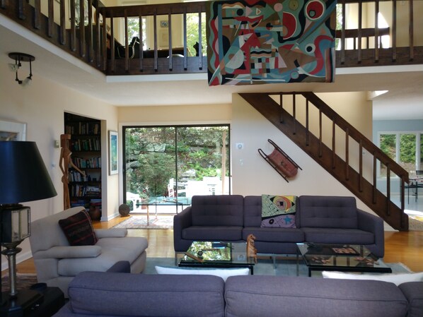 Smart TV, printers - Spacious home in charming shoreline town (Guilford)