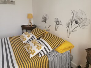 4 bedrooms, iron/ironing board, travel cot, free WiFi