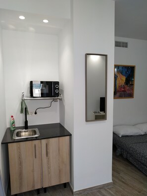1 bedroom, iron/ironing board, free WiFi, bed sheets - Altozano Room I, Studio, Malaga center, Gay friendly  (Málaga)
