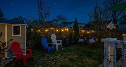 Charming 3 Bedroom Beach Cottage near Newport RI!