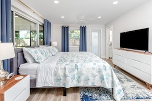 3 Schlafzimmer, Schreibtisch, Bügeleisen/Bügelbrett, Reisekinderbett