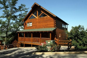 Exterior - Mountain View Cabin Near Pigeon Forge +Hot Tub + Game Room (Sevierville)
