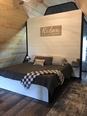 2 makuuhuonetta, ilmainen Wi-Fi, vuodevaatteet