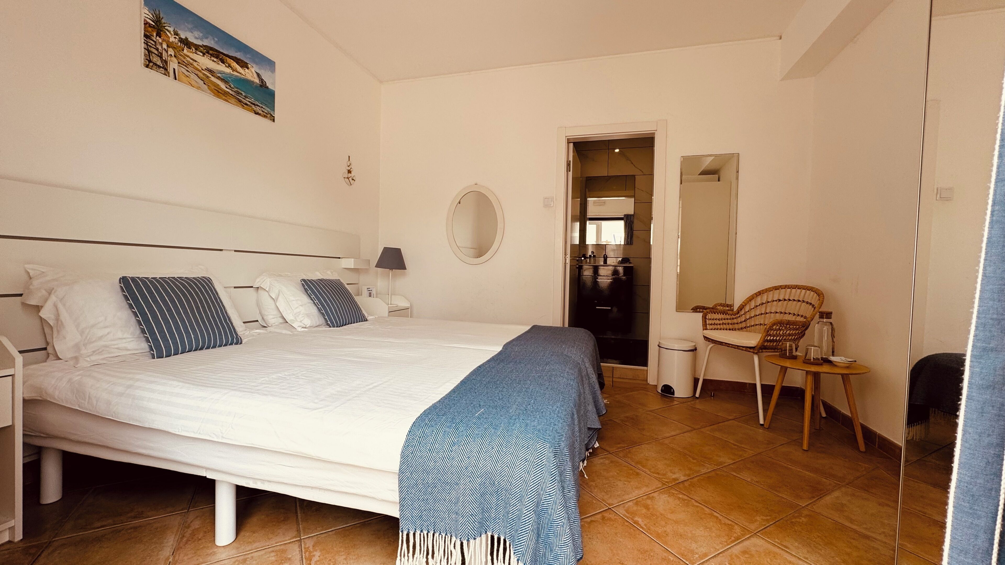 1 bedroom, in-room safe, internet, bed sheets