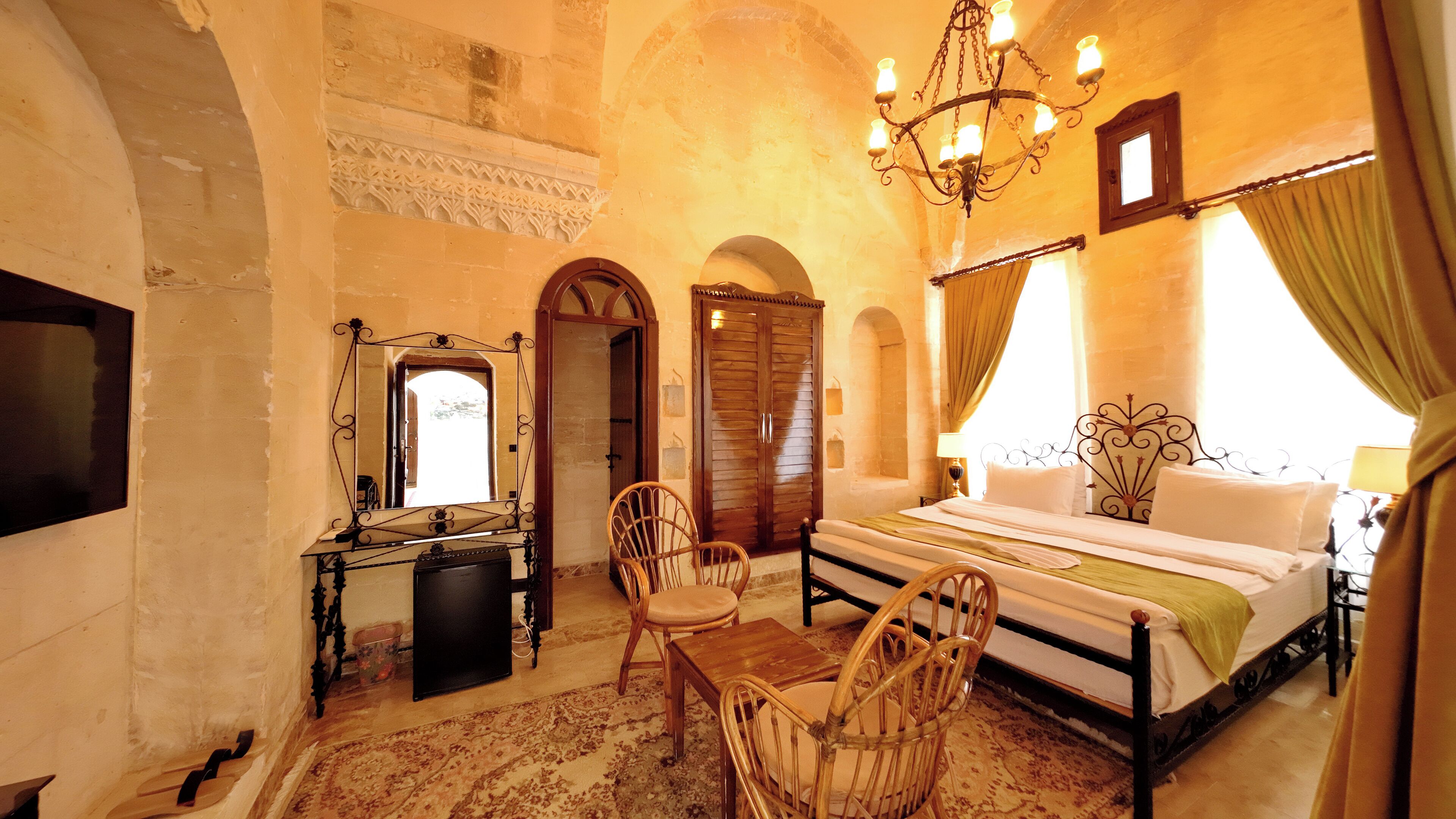 Phòng đôi hoặc 2 giường đơn Deluxe | Minibar với thức ăn, đồ uống miễn phí, két bảo mật tại phòng 