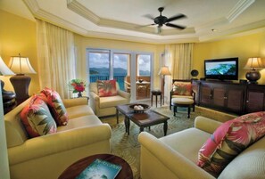 TV, table tennis - Condo on the beach (St Thomas)