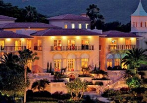 Exterior - Condo on the beach (St Thomas)