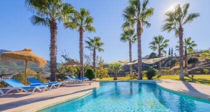 Cubo's Finca La Deseada / private pool / free wifi