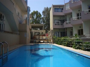 Utomhuspool