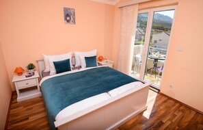 1 bedroom, in-room safe, free WiFi, bed sheets