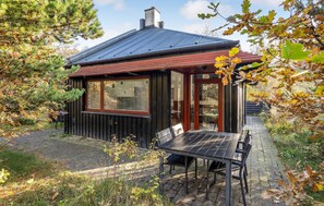Outdoor dining - 2 bedroom lovely home in Grenaa (Grenaa)