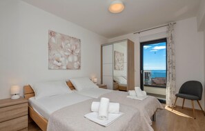 2 bedrooms, in-room safe, travel cot, free WiFi