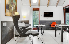 Interior - 2 bedroom nice home in Grenaa (Grenaa)