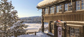 Amazing home in åmotsdal with kitchen