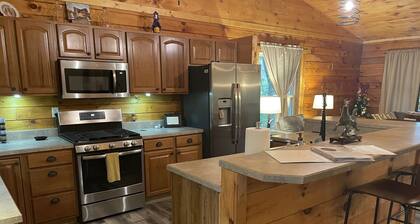 Luxury Cabin Rentals Hocking Hills with Hot Tub and Pet Friendly Old Man's Cave