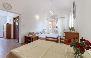 1 bedroom, free WiFi, bed sheets