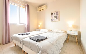 3 bedrooms, free WiFi, bed sheets