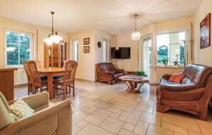 TV - 2 bedroom awesome apartment in Winseler (Winseler)