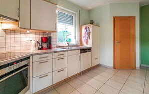 Refrigerador, microondas, parrilla de estufa y lavavajillas 