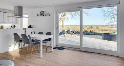 Stunning home in Hadsund with WiFi