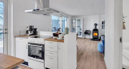 Stunning home in Hadsund with WiFi