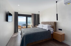 5 bedrooms, free WiFi, bed sheets - Beautiful home in Makarska (Makarska)