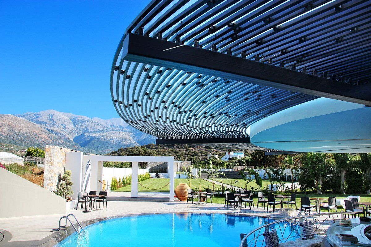 حمّام سباحة خارجي