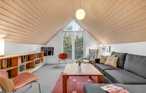 TV - Awesome home in Nørre Nebel with WiFi (Nørre Nebel)