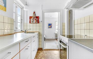 Fridge, stovetop, coffee/tea maker - Amazing apartment in Aabenraa with WiFi (Aabenraa)
