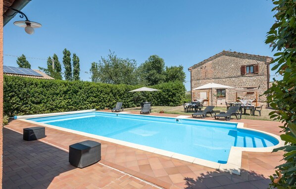 Pool - Lovely home in Tolentino with kitchen (Tolentino)
