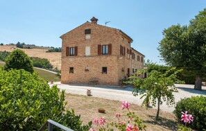 Exterior - Lovely home in Tolentino with kitchen (Tolentino)