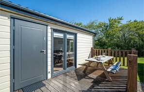 Outdoor dining - 2 bedroom nice home in Ulfborg (Ulfborg)