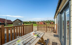 Outdoor dining - 2 bedroom nice home in Ulfborg (Ulfborg)