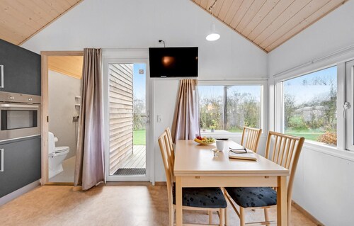 2 bedroom amazing home in Ulfborg