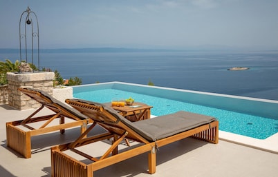 Gorgeous home in Blato