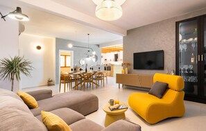 TV, DVD player, ping pong - Gorgeous home in Blato (Blato)