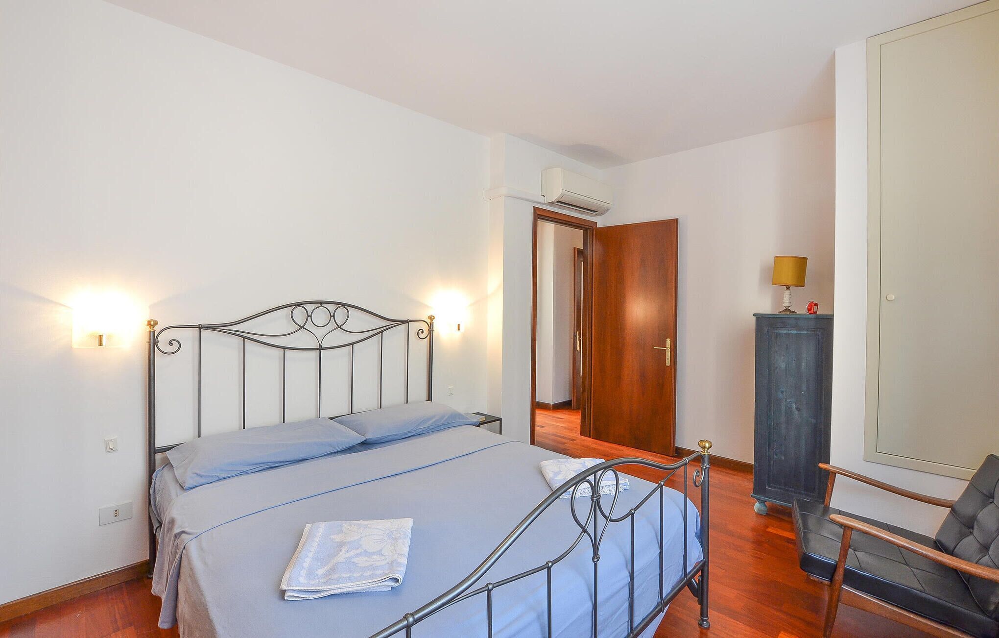 2 Schlafzimmer, Reisekinderbett, kostenloses WLAN, Bettwäsche