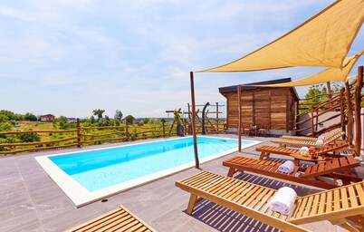 Lovely home in Popovaca