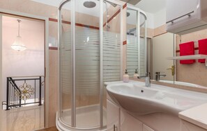 bathroom - Lovely home in Veprinac (Veprinac)