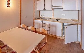 Fridge, microwave, stovetop, cookware/dishes/utensils