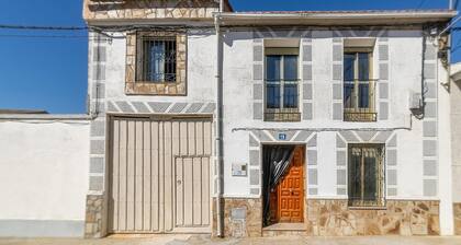 Stunning home in Villarrín de Campos